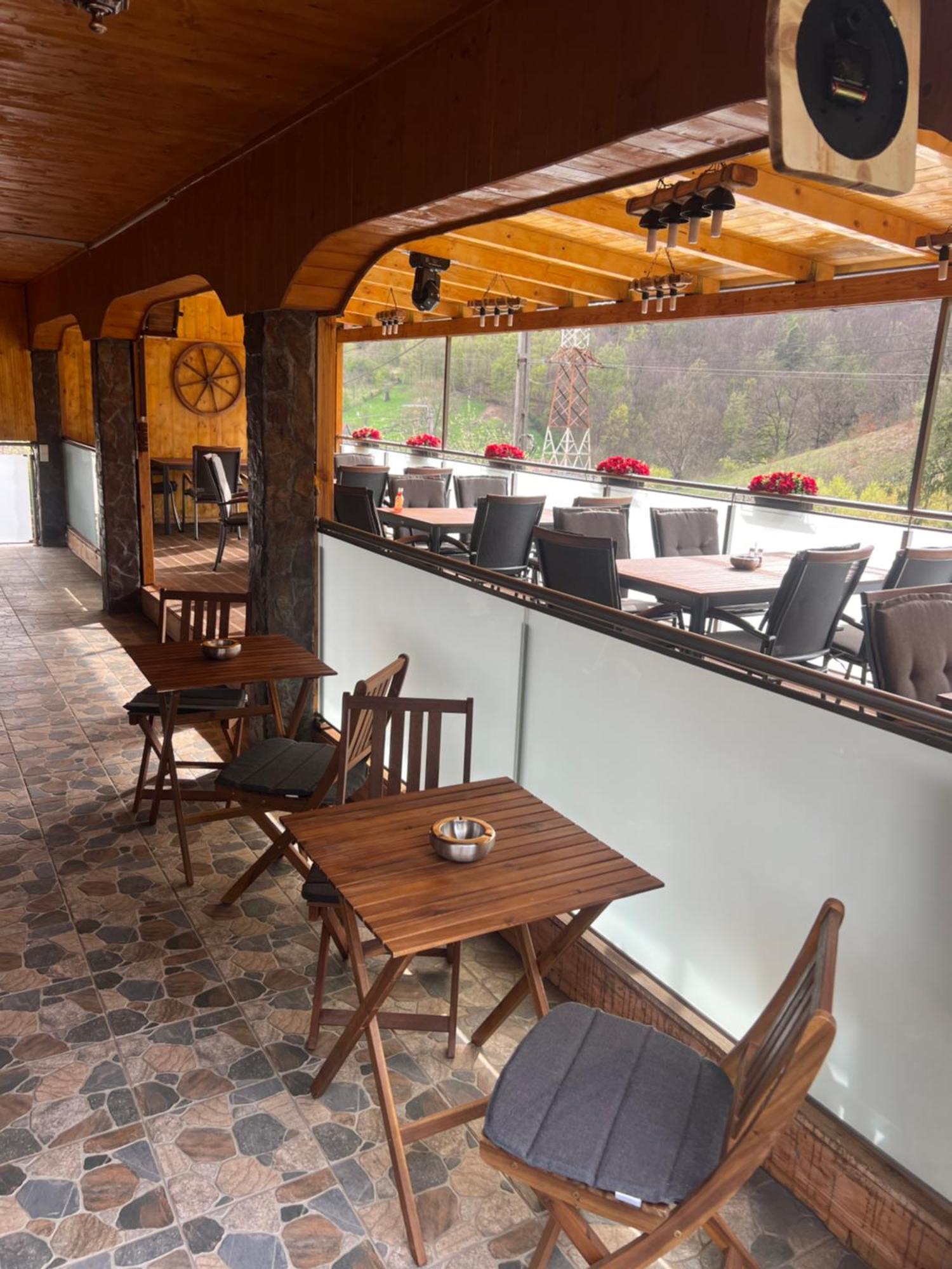 Gasthaus Casa Kugler Anina Exterior foto
