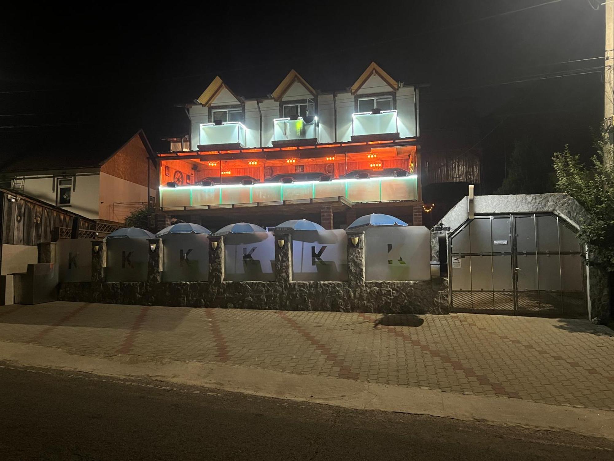 Gasthaus Casa Kugler Anina Exterior foto